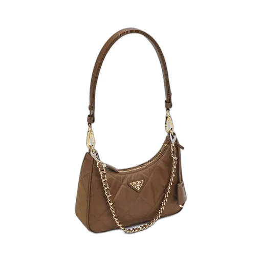 Re-Edition Quilted Zipped Shoulder Bag