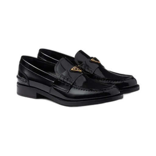 Triangle-Logo Moccasins