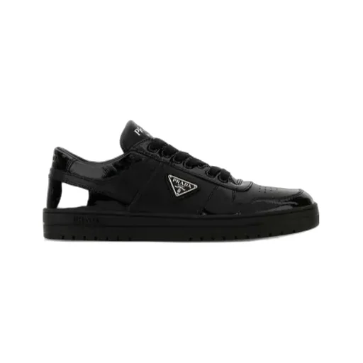 Downtown Round Toe Sneakers