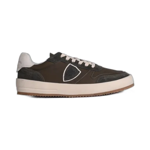 Nice Low-Top Sneakers