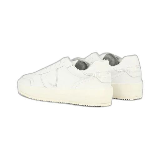 Nice Logo Patch Low-Top Sneakers