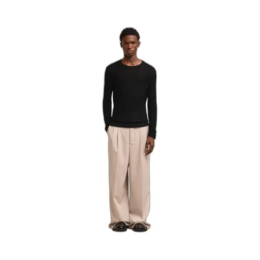 Round-Neck Long-Sleeved Sweater
