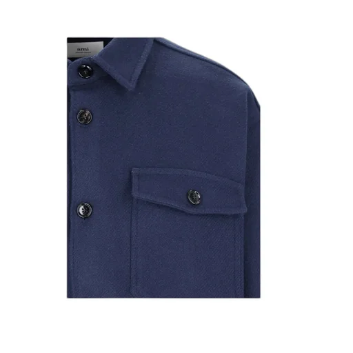 Long-Sleeved Buttoned Shirt