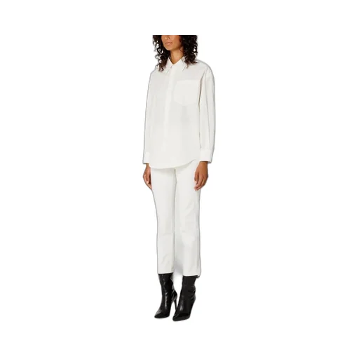 Buttoned Long-Sleeved Shirt