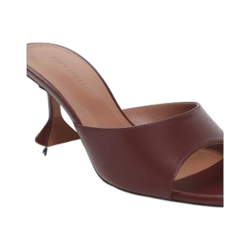 Lupita Slipper 70