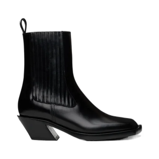 Square-Toed Short Boots