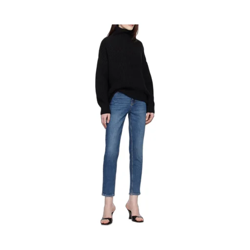 Belt-Loop Jeans