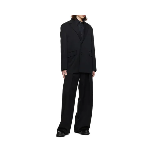 Point-Neck Long-Sleeved Shirt