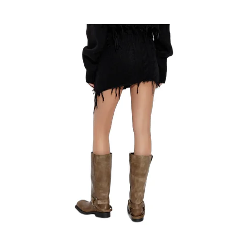 Button Detailed Distressed Skirt