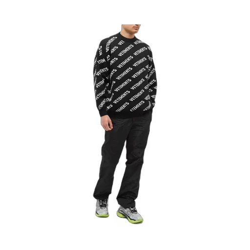 Long-Sleeved Round-Neck Sweater