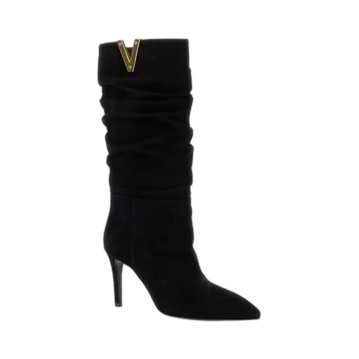 Heeled V Accent Boots