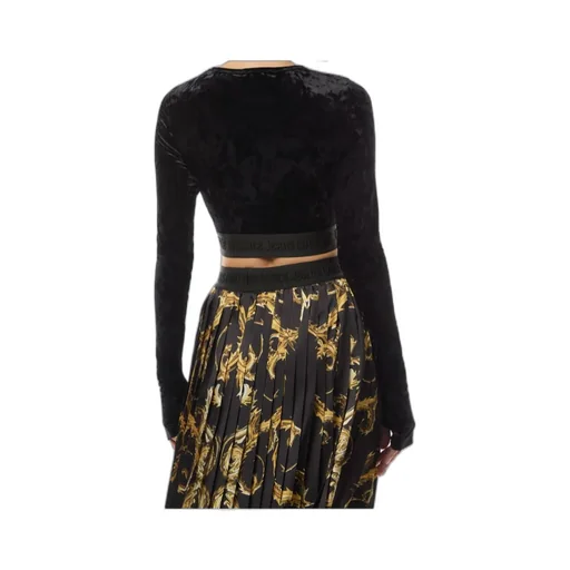 Long-Sleeved Short Top