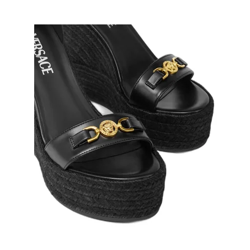 Medusa '95 Round-Toe Sandals