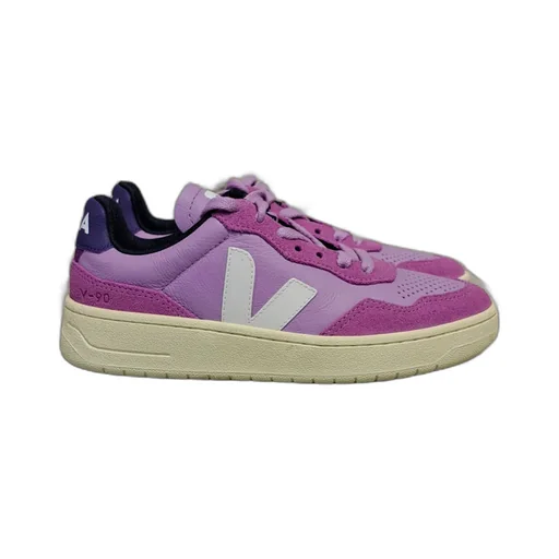 V90 Sneakers