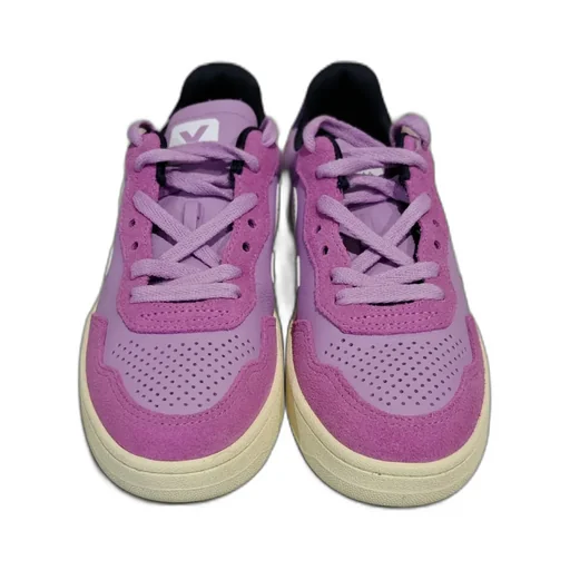 V90 Sneakers