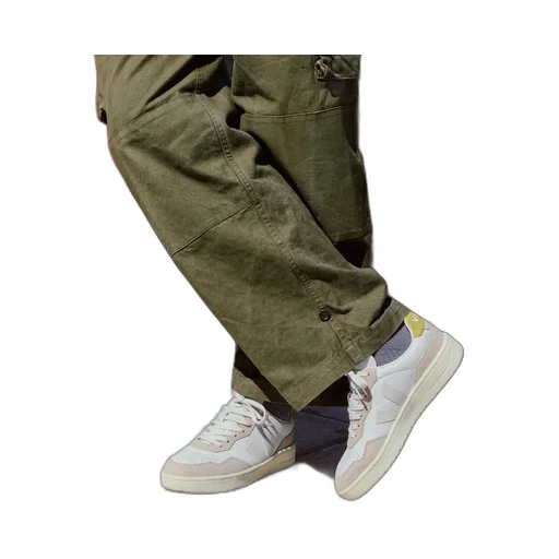 V-90 Sneakers