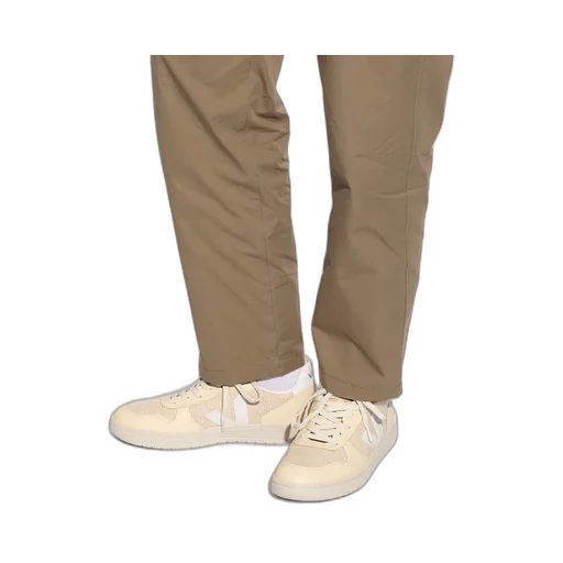 V 10 J Mesh Low-Top Sneakers