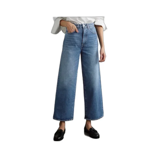 Wide-Leg Jeans
