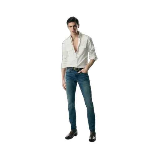 Buttoned Long-Sleeved Shirt