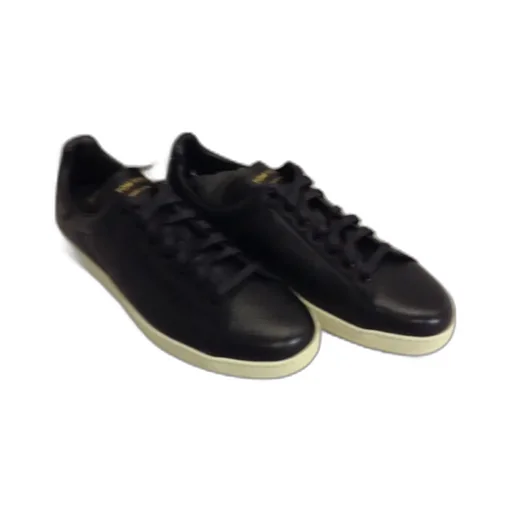 Hollowed-Out T-Shaped Casual Sneakers