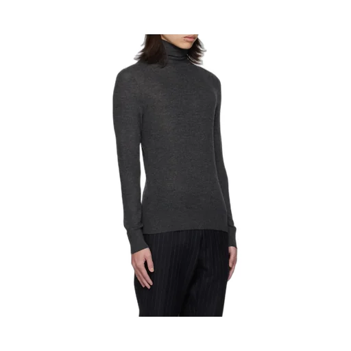 High-Necked Long-Sleeved Sweater
