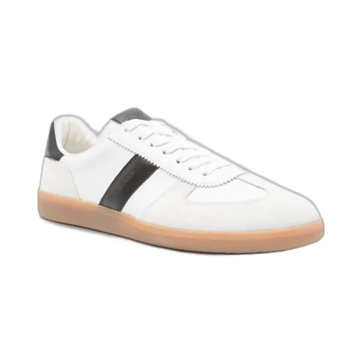 Archer Sneakers