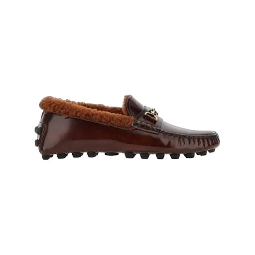 T Plaque Round Toe Loafers