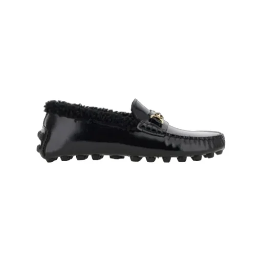 T Plaque Round Toe Loafers