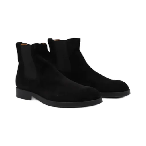 Round Toe Chelsea Boots