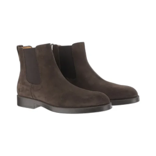 Round Toe Chelsea Boots