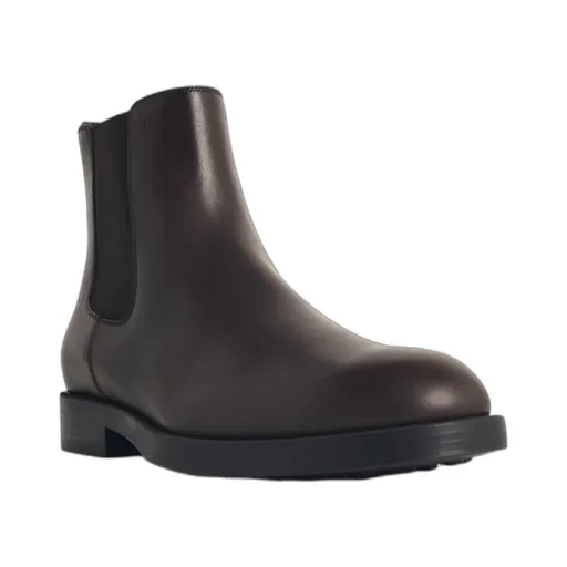 Round Toe Chelsea Boots