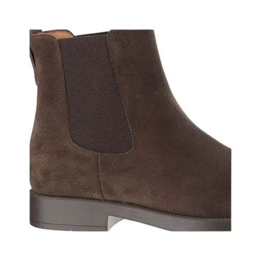 Round Toe Chelsea Boots
