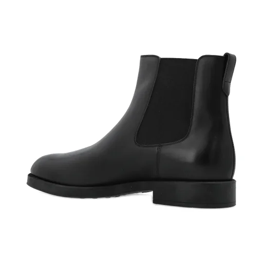 Round Toe Chelsea Boots