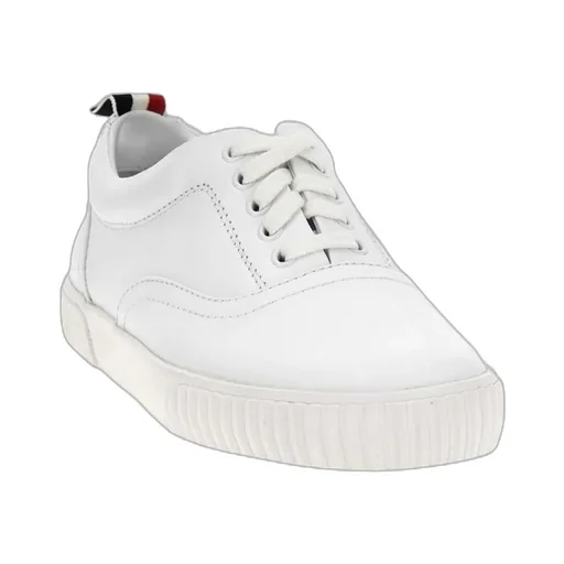 Heritage Round Toe Sneakers