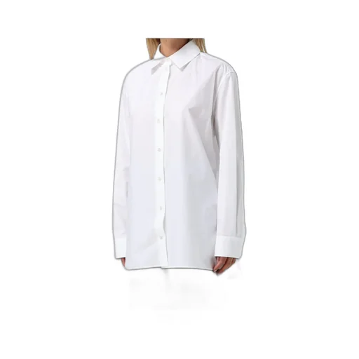 Buttoned Long-Sleeved Shirt