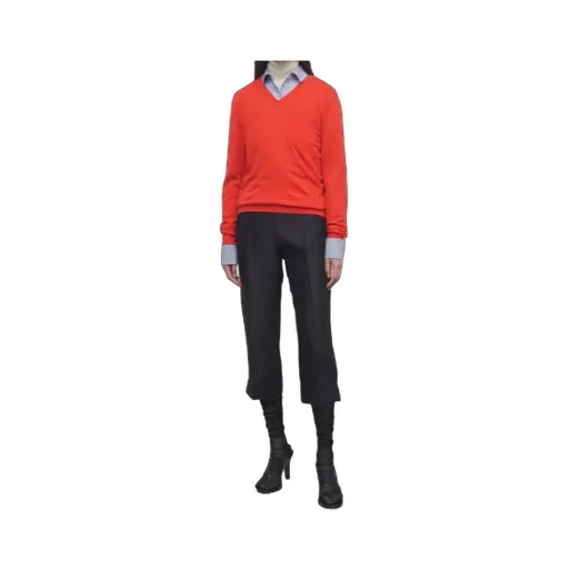 Haius V-Neck Sweater