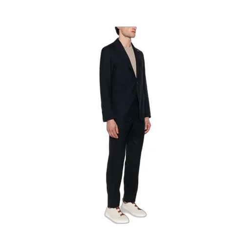 Long-Sleeved Suit