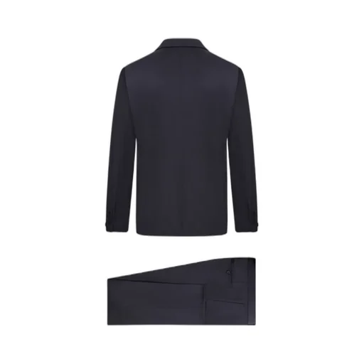 Long-Sleeved Suit