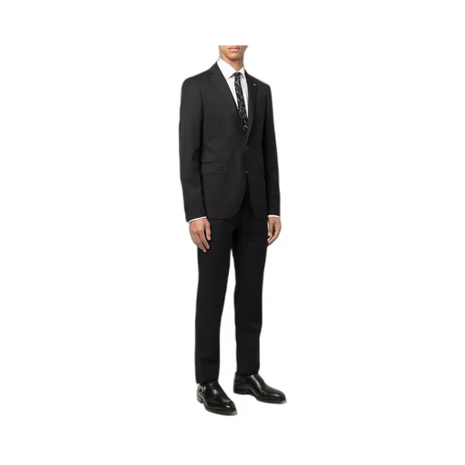 Long-Sleeved Suit