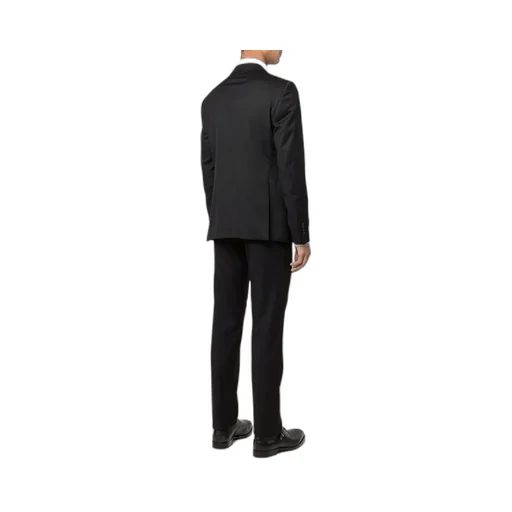Long-Sleeved Suit
