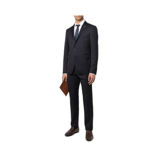 Long-Sleeved Suit