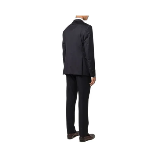 Long-Sleeved Suit