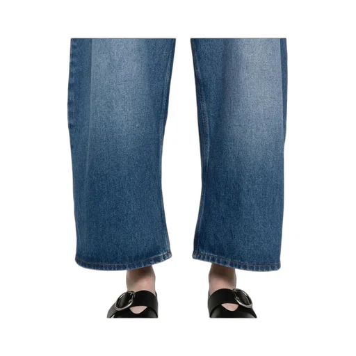 Wide-Leg Jeans