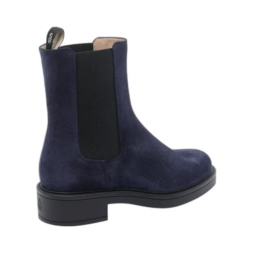 Round Toe Chelsea Boots