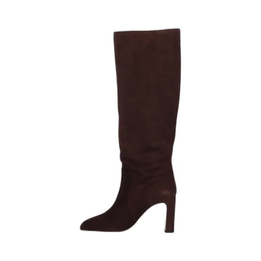 Round-Toed Boots