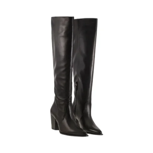 Round-Toed Boots
