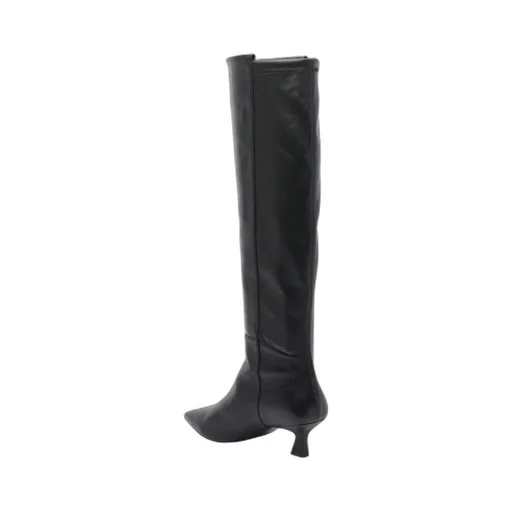 Pointed-Toe Boots