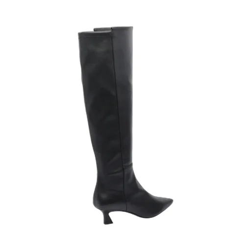Pointed-Toe Boots