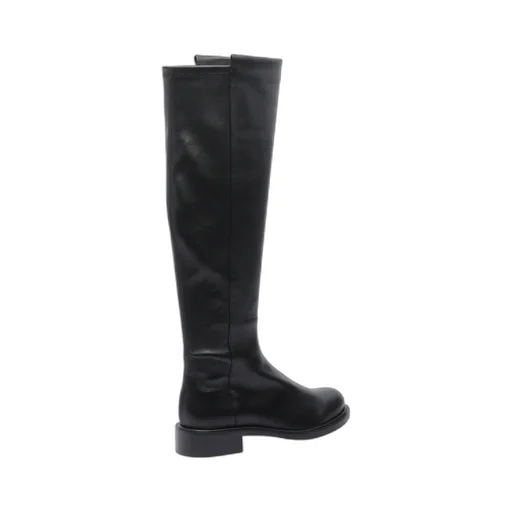 Round-Toe Boots