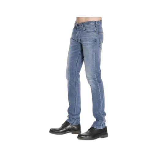 Belt-Loop Jeans